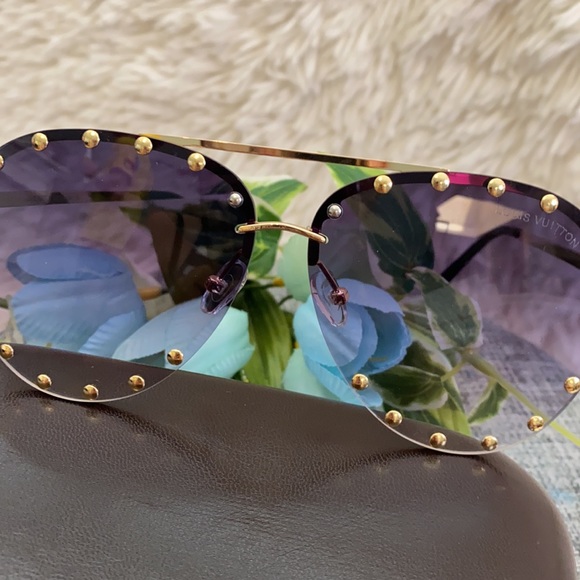 Sunglasses - Picture 3 of 7